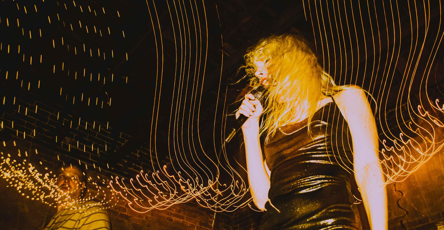 Gluestick at Howling Mutt on 12/10/22.